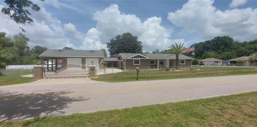 House in Summerfield, Florida 3 bedrooms, 187.2 sq.m. № 1804910