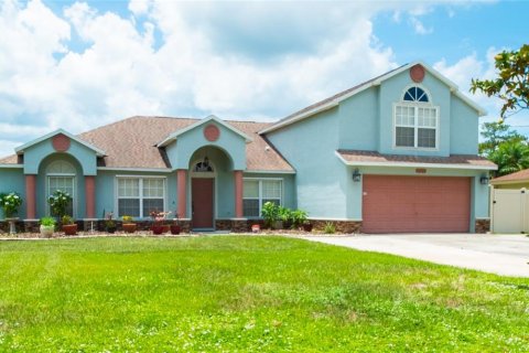 House in Cocoa, Florida 5 bedrooms, 269.23 sq.m. № 1824308 - photo 2