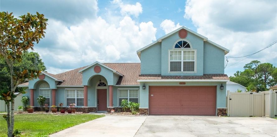 House in Cocoa, Florida 5 bedrooms, 269.23 sq.m. № 1824308