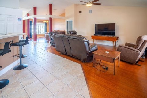 House in Cocoa, Florida 5 bedrooms, 269.23 sq.m. № 1824308 - photo 10