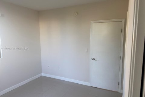 Appartement à louer à Miami, Floride: 1 chambre, 53.42 m2 № 2000187 - photo 4