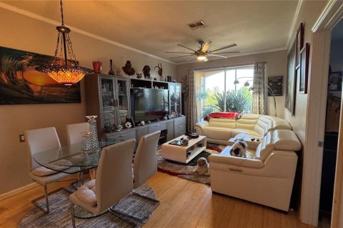 Condo in Orlando, Florida, 2 bedrooms  № 1690531 - photo 10