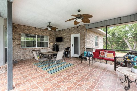 House in Deltona, Florida 4 bedrooms, 243.96 sq.m. № 1148447 - photo 26