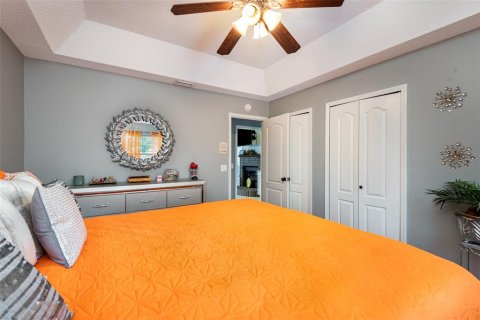 House in Deltona, Florida 4 bedrooms, 243.96 sq.m. № 1148447 - photo 18