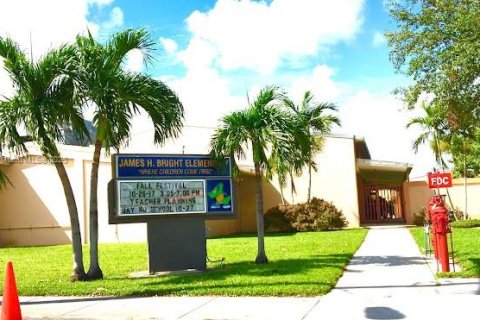 Casa en venta en Hialeah, Florida, 3 dormitorios, 116.59 m2 № 1731721 - foto 30