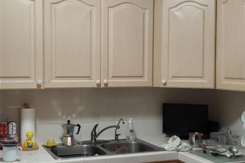 Casa en venta en Hialeah, Florida, 3 dormitorios, 116.59 m2 № 1731721 - foto 25