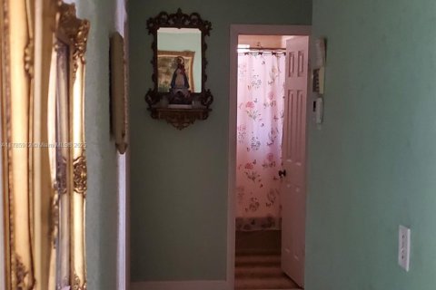 Casa en venta en Hialeah, Florida, 3 dormitorios, 116.59 m2 № 1731721 - foto 17