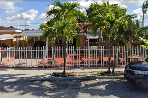 Casa en venta en Hialeah, Florida, 3 dormitorios, 116.59 m2 № 1731721 - foto 1