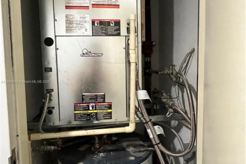 Купить кондоминиум в Майами, Флорида 1 спальня, 70.14м2, № 1874700 - фото 26