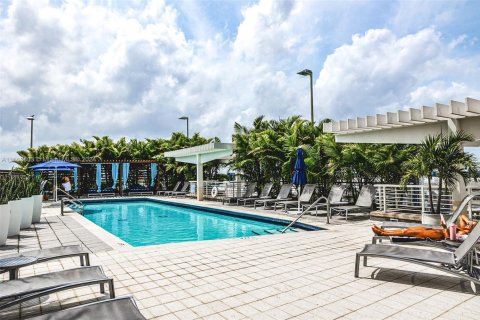 Condo in Miami, Florida, 1 bedroom  № 1874700 - photo 11
