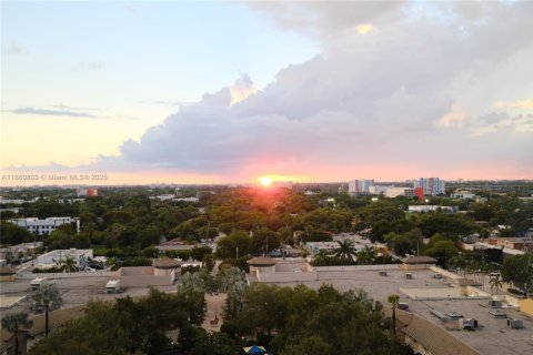 Купить кондоминиум в Майами, Флорида 1 спальня, 70.14м2, № 1874700 - фото 22