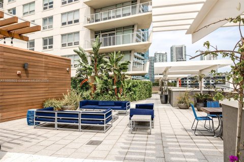 Condo in Miami, Florida, 1 bedroom  № 1874700 - photo 14