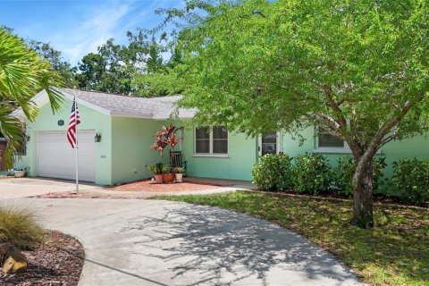 Villa ou maison à vendre à Gulfport, Floride: 4 chambres, 194.17 m2 № 1770000 - photo 1