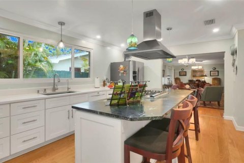 Villa ou maison à vendre à Gulfport, Floride: 4 chambres, 194.17 m2 № 1770000 - photo 14