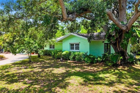 Villa ou maison à vendre à Gulfport, Floride: 4 chambres, 194.17 m2 № 1770000 - photo 2