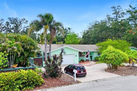 Villa ou maison à vendre à Gulfport, Floride: 4 chambres, 194.17 m2 № 1770000 - photo 4