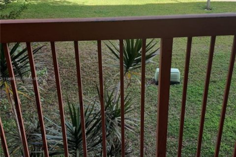 Copropriété à louer à Miami, Floride: 2 chambres, 89 m2 № 2051473 - photo 3