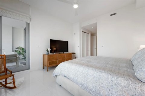 Купить кондоминиум в Сарасота, Флорида 10 комнат, 139.17м2, № 2103624 - фото 27