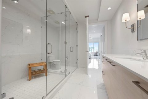 Купить кондоминиум в Сарасота, Флорида 10 комнат, 139.17м2, № 2103624 - фото 30