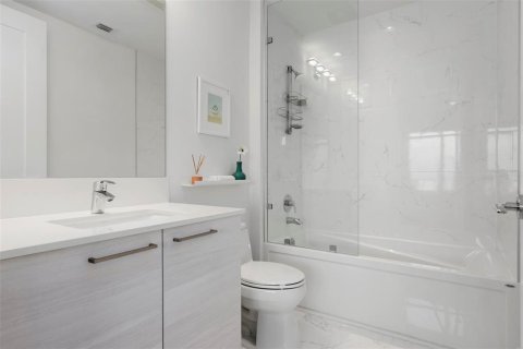 Купить кондоминиум в Сарасота, Флорида 10 комнат, 139.17м2, № 2103624 - фото 21