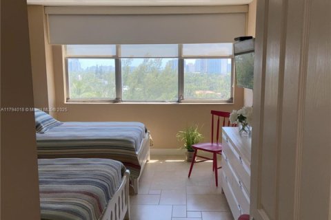 Condominio en venta en Hallandale Beach, Florida, 2 dormitorios, 132.11 m2 № 1871526 - foto 15