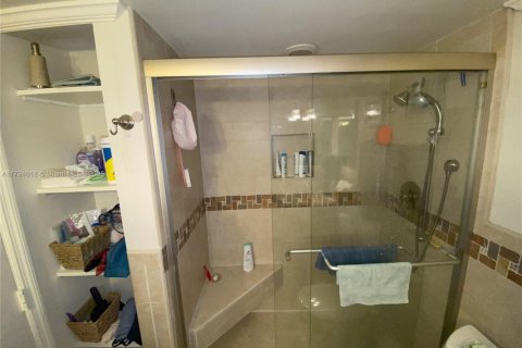 Condominio en venta en Hallandale Beach, Florida, 2 dormitorios, 132.11 m2 № 1871526 - foto 14
