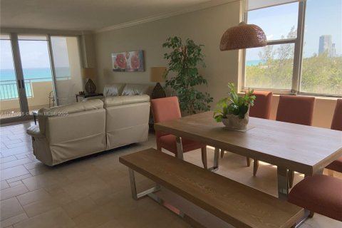 Condominio en venta en Hallandale Beach, Florida, 2 dormitorios, 132.11 m2 № 1871526 - foto 6