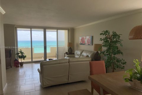 Condominio en venta en Hallandale Beach, Florida, 2 dormitorios, 132.11 m2 № 1871526 - foto 5