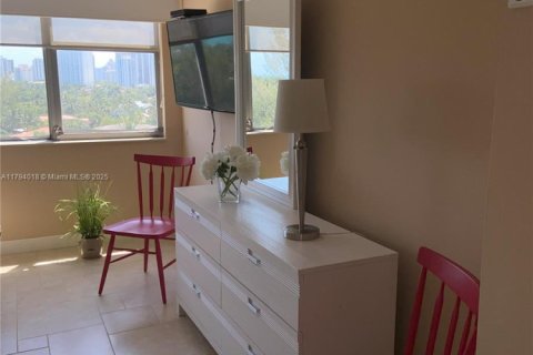 Condominio en venta en Hallandale Beach, Florida, 2 dormitorios, 132.11 m2 № 1871526 - foto 16