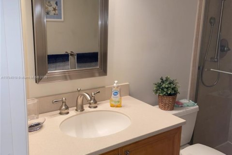 Condominio en venta en Hallandale Beach, Florida, 2 dormitorios, 132.11 m2 № 1871526 - foto 18