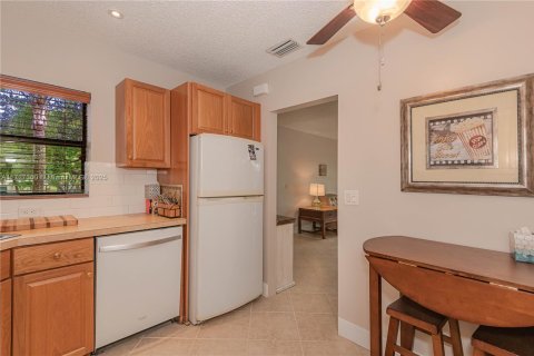 Condo in Coconut Creek, Florida, 2 bedrooms  № 1478183 - photo 4