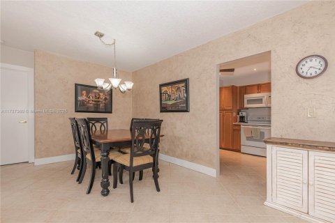 Condo in Coconut Creek, Florida, 2 bedrooms  № 1478183 - photo 12