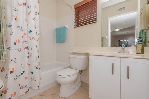 Condo in Coconut Creek, Florida, 2 bedrooms  № 1478183 - photo 24