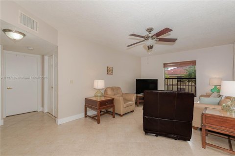 Condo in Coconut Creek, Florida, 2 bedrooms  № 1478183 - photo 10