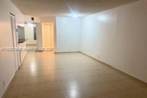 Copropriété à louer à Miami, Floride: 2 chambres, 113.71 m2 № 1945452 - photo 7