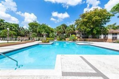 Copropriété à louer à Miami, Floride: 2 chambres, 113.71 m2 № 1945452 - photo 5