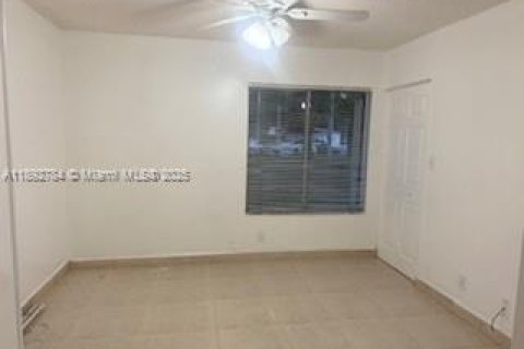 Copropriété à louer à Miami, Floride: 2 chambres, 113.71 m2 № 1945452 - photo 16