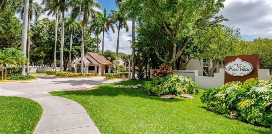 Condo à Miami, Floride, 2 chambres  № 1945452