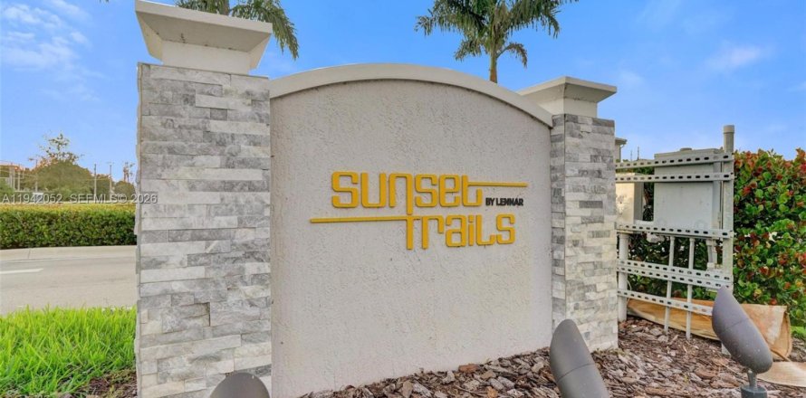 Townhouse in Coral Springs, Florida 3 bedrooms, 172.15 sq.m. № 2000211