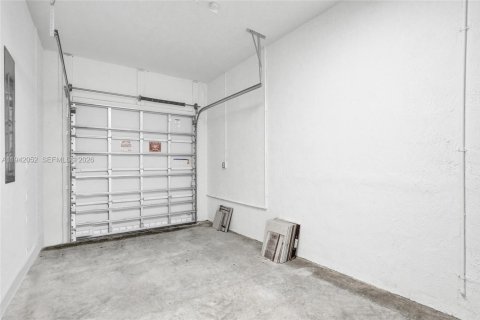 Townhouse in Coral Springs, Florida 3 bedrooms, 172.15 sq.m. № 2000211 - photo 24