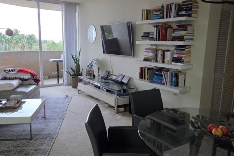 Condo in Aventura, Florida, 1 bedroom  № 2003028 - photo 8