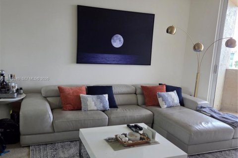 Condo in Aventura, Florida, 1 bedroom  № 2003028 - photo 3