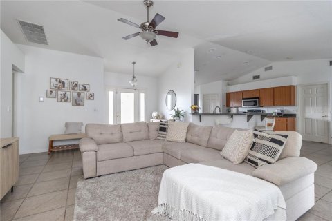 House in Mulberry, Florida 3 bedrooms, 135.45 sq.m. № 1564671 - photo 6