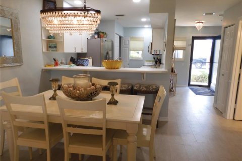 Condo in New Smyrna Beach, Florida, 2 bedrooms  № 1869247 - photo 24