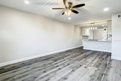 Copropriété à vendre à Clearwater, Floride: 2 chambres, 102.19 m2 № 1551661 - photo 4