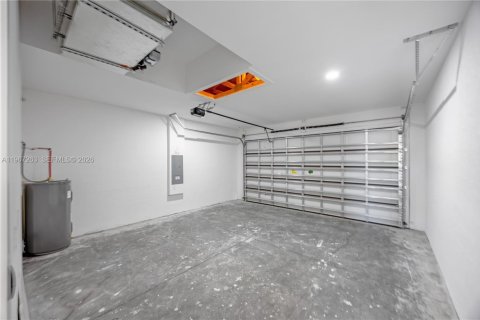 House in Lehigh Acres, Florida 4 bedrooms, 153.29 sq.m. № 2028294 - photo 11