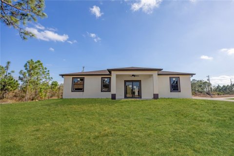 House in Lehigh Acres, Florida 4 bedrooms, 153.29 sq.m. № 2028294 - photo 22