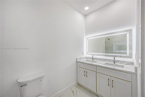 House in Lehigh Acres, Florida 4 bedrooms, 153.29 sq.m. № 2028294 - photo 15