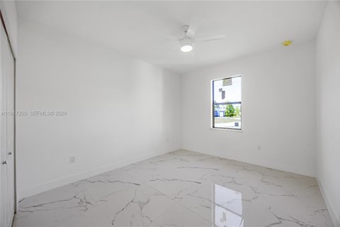 House in Lehigh Acres, Florida 4 bedrooms, 153.29 sq.m. № 2028294 - photo 20