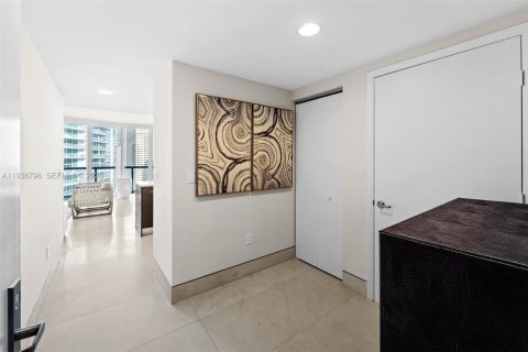 Copropriété à louer à Miami, Floride: 2 chambres, 139.35 m2 № 2152583 - photo 2